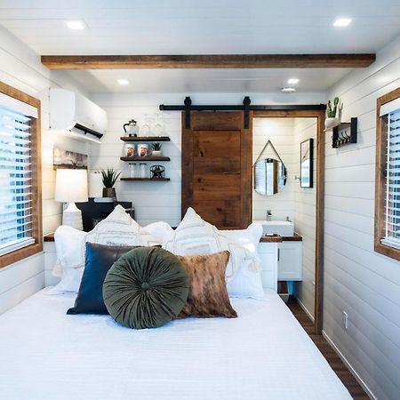 Вилла New The Lone Star Shipping Container Фредериксберг Экстерьер фото