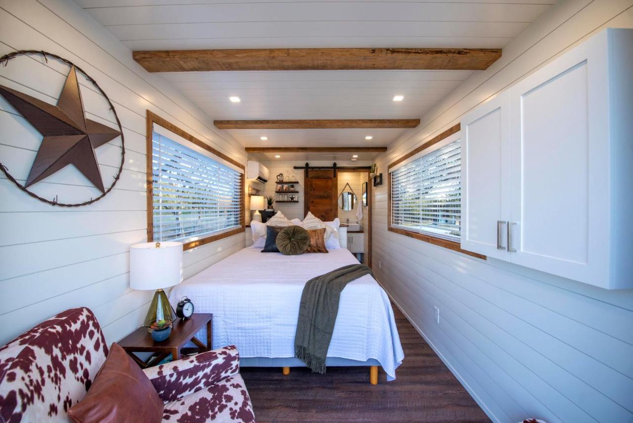 Вилла New The Lone Star Shipping Container Фредериксберг Экстерьер фото