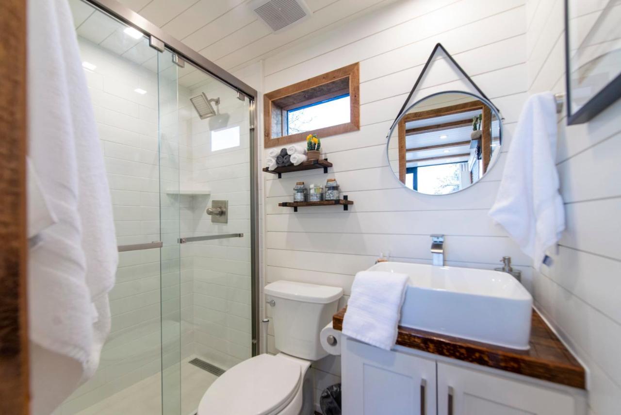 Вилла New The Lone Star Shipping Container Фредериксберг Экстерьер фото