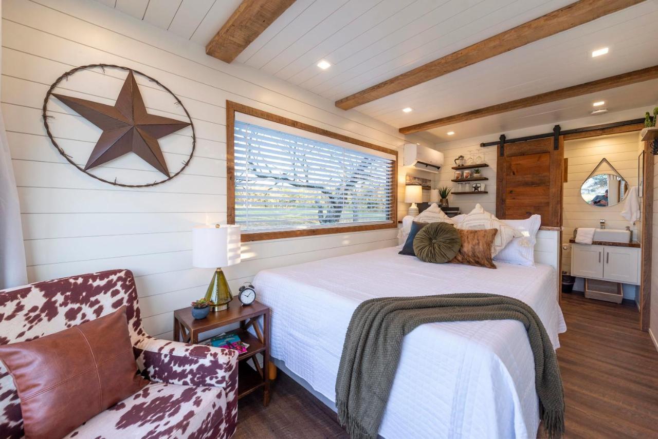 Вилла New The Lone Star Shipping Container Фредериксберг Экстерьер фото