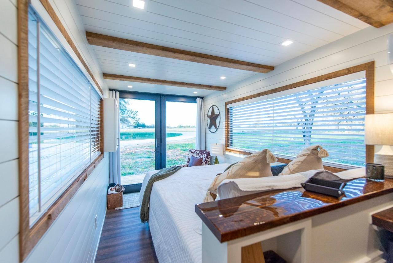 Вилла New The Lone Star Shipping Container Фредериксберг Экстерьер фото
