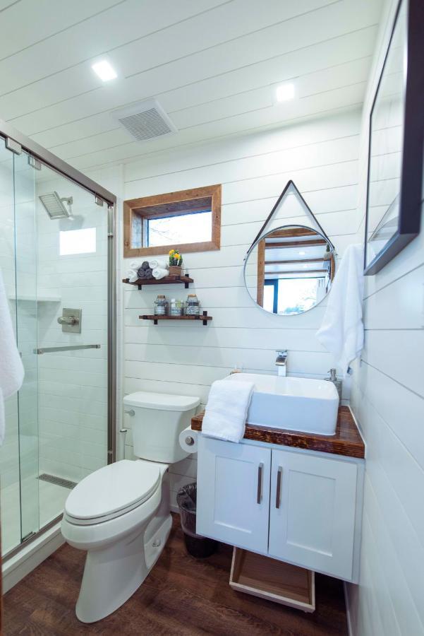 Вилла New The Lone Star Shipping Container Фредериксберг Экстерьер фото