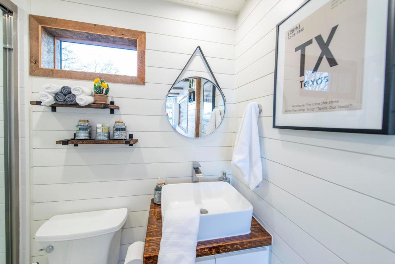 Вилла New The Lone Star Shipping Container Фредериксберг Экстерьер фото