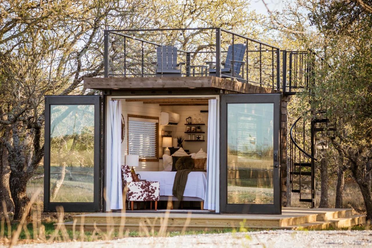 Вилла New The Lone Star Shipping Container Фредериксберг Экстерьер фото